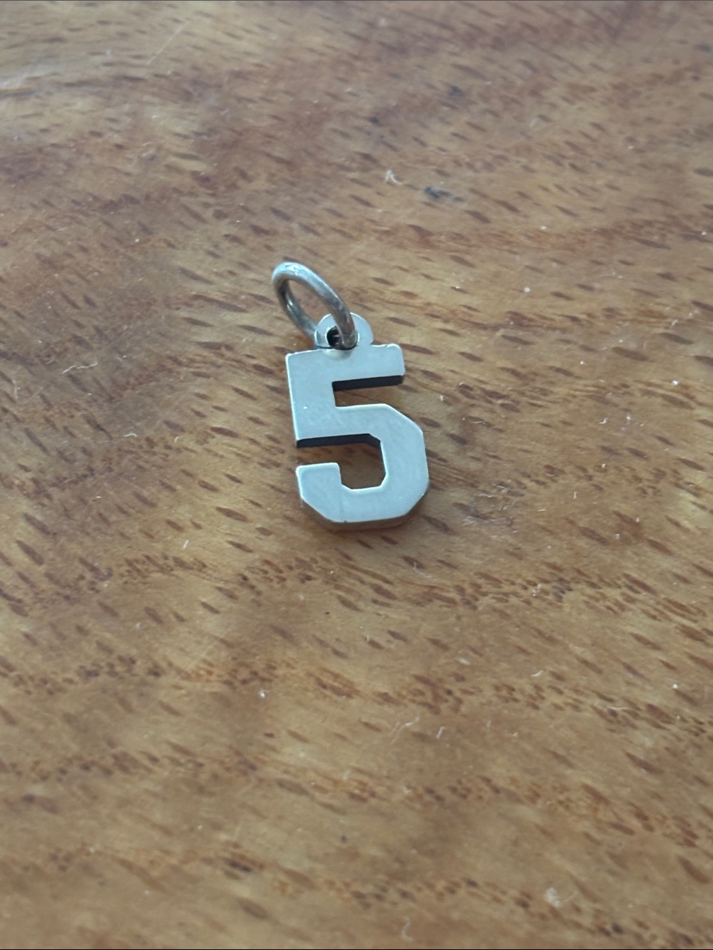 New James Avery retired stamp #5 Ivy League charm